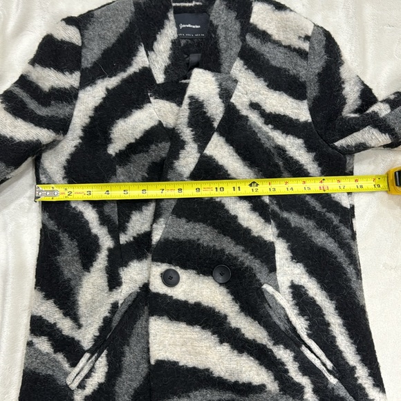 Stradivarius Zebra Print Jacket-size L - Picture 7 of 10